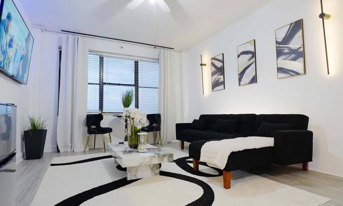 Downtown Jacksonville Condo | Luxury Skyrise Condo Downtown Jax
