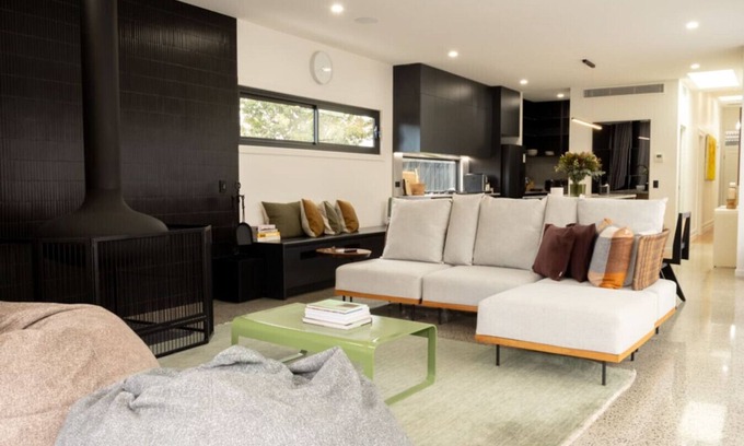Seddon Apartment | Luxury Smart Home Stay in Seddon w/Private Pool