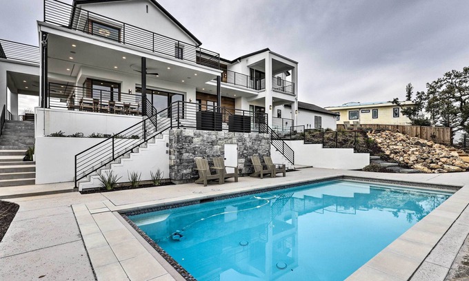 Santa Rosa House | Luxury Sonoma County Home w/ Hot Tub!