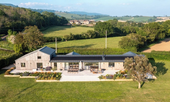 Marshwood House | Luxury spacious 3 bedroom home with stunning views across the Dorset countryside