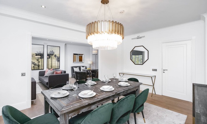 St. Johns Wood Apartment | ' Luxury & Spacious AirCondisioned 4 Bed 4 Bath Apartment '