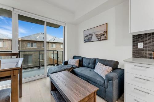 Brampton Apartment | Luxury Spacious Apartment 10 min to Airport Wifi