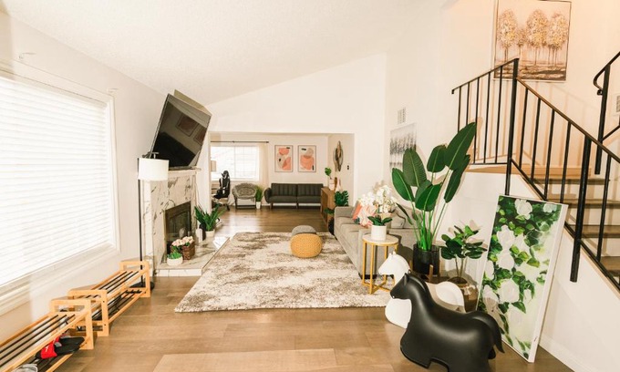 East San Jose House | Luxury Sport & Gym Vacation House 10 Guests 5BR 2000sqft