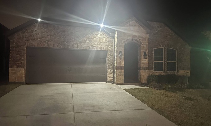 Aubrey House | Luxury stay 4 bedroom in Aubrey