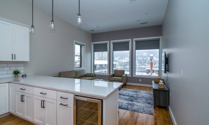 Houghton Apartment | Luxury Stay DT Houghton, 2 Bed, 1 Bath Suite B