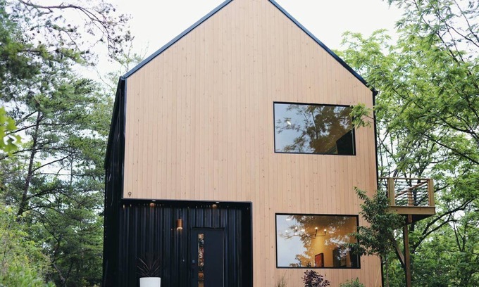 Weaverville House | Luxury stay: Gallery House by IROX w/hot tub,Mountain Views