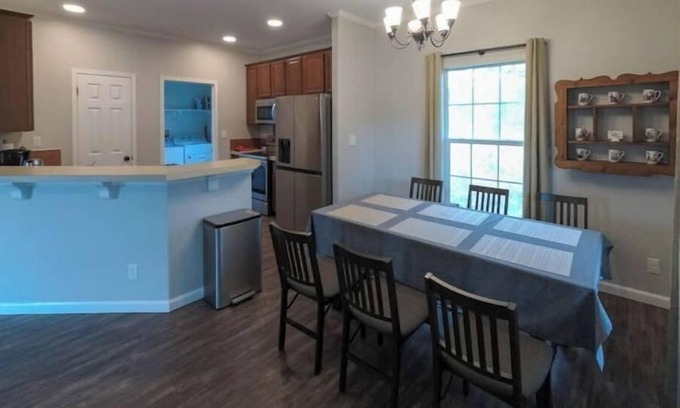 Belton House | Luxury stay near lake Belton - Wi-Fi A/C