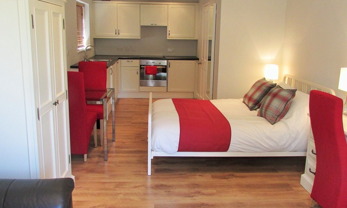 Cambridge Apartment | Luxury Studio Apartment for short term let near Addenbrookes and 10 minutes bus