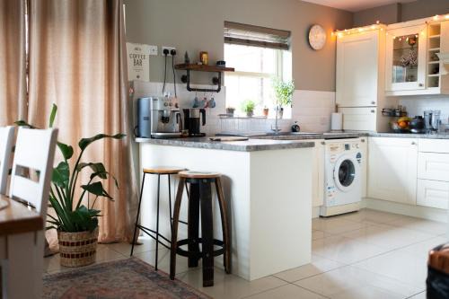 Dundonald Apartment | Luxury Studio Apartment - Belfast - Dundonald