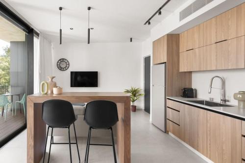 Tel Aviv Promenade Apartment | Luxury Studio Beach Flat 107