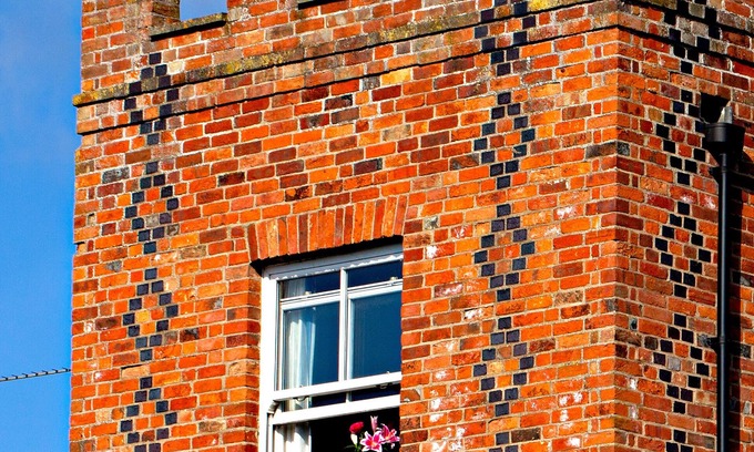 Oxford City Centre Apartment | Luxury Studio in a crenellated tower in the historic centre of Oxford