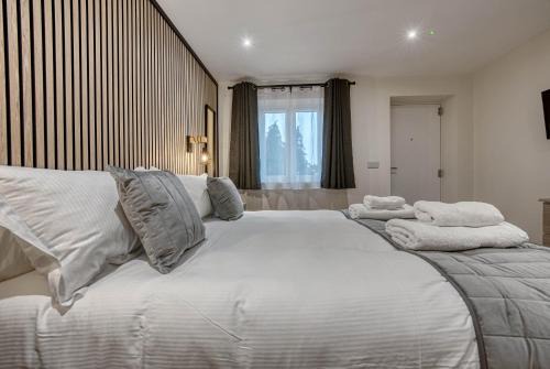 Priors Marston Apartment | Luxury Studio Rooms, Stockton, Pet Friendly, Wifi
