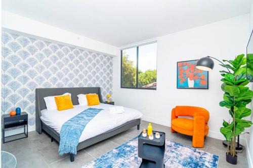 East Little Havana Apartment | Luxury Studio Suite with King Bed Near Brickell & Marlins Park