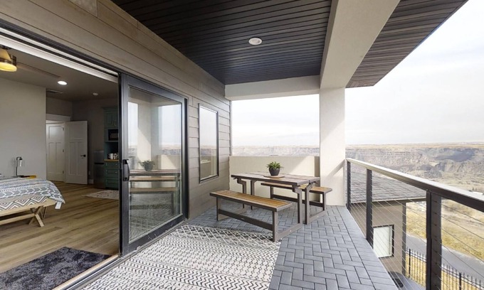 Twin Falls Apartment | Luxury studio with Access to Canyon Rim Trail in fabulous Twin Falls