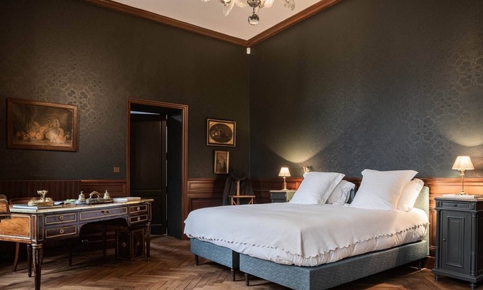 Le Pian-Medoc Bed & Breakfast | Luxury suite in a 16th-century castle