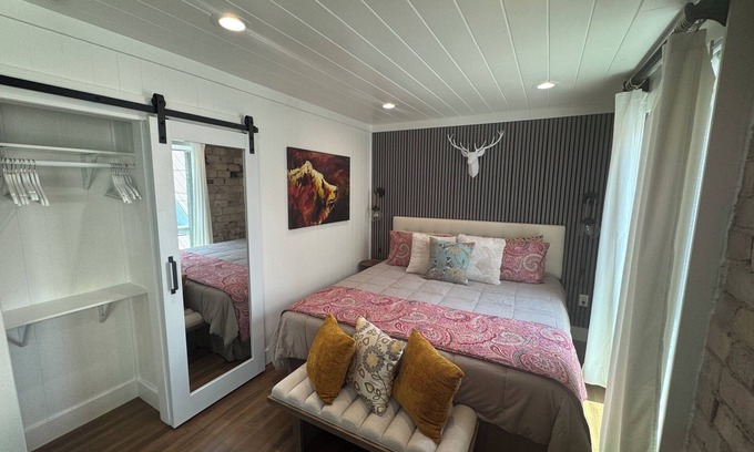 Blue Ridge Cabin | Luxury Suite in Downtown Blue Ridge - The Penthouses on Main, Suite 102