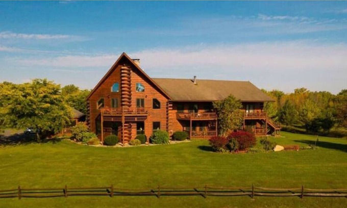 Point Au Roche Cabin | Luxury Suite in Famous Lodge - Jacuzzi + Lake Champlain