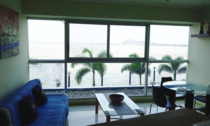 Puerto Santa Ana Apartment | Luxury Suites Riverfront GYE