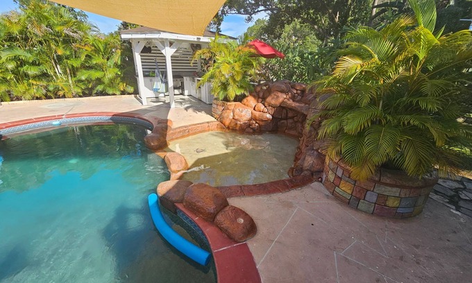 Country Place House | Luxury Tampa Home w/Private Pool-Pet friendly- Near Everything. EV charger