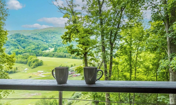 Vilas Cabin | Luxury Tent Cabin above the farm