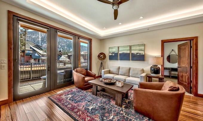 Lakeside Park Apartment | Luxury Three Bedroom Residence steps from Heavenly Village condo