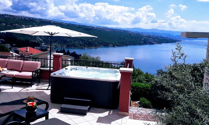 Volosko Apartment | Luxury Three-Bedroom Apartment* with amazing overlook at the sea