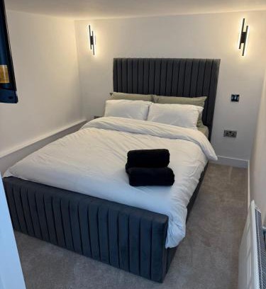 Rastrick Apartment | Luxury tiny home in Brighouse