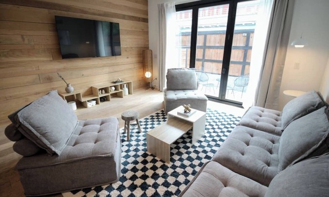 Olde Kensington House | Luxury Townhome 13 | Free Park | Hosted StayRafa