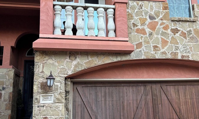 Cedar Hill House | Luxury Townhome: 3BR, Pool Access, 2 Living Spaces & Outdoor Oasis 2 Balconies