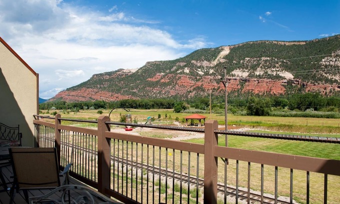 Durango House | Luxury Townhome - Great Views - 4 Miles from Downtown - Central AC