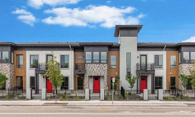 Eagle House | Luxury Townhome in Downtown Eagle