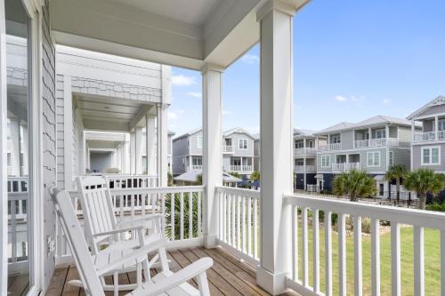 Emerald Isle House | Luxury Townhome With Elevator In Emerald Isle, Nc