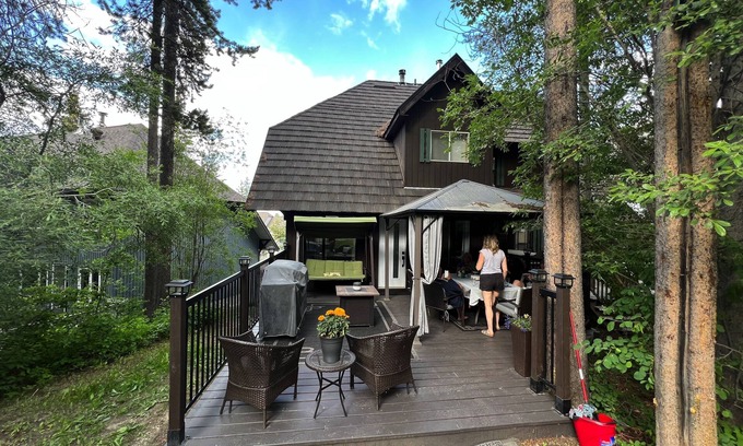East Kootenay House | Luxury Townhouse - Great for Families - Golf & Ski