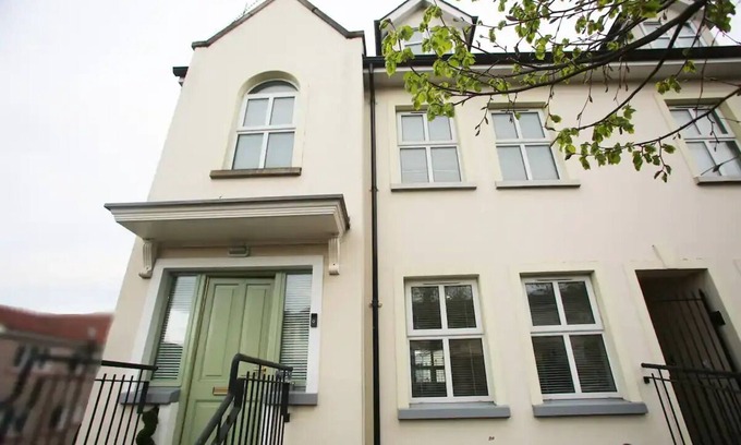 Londonderry House | Luxury Townhouse: L/Derry City BT48 7JX