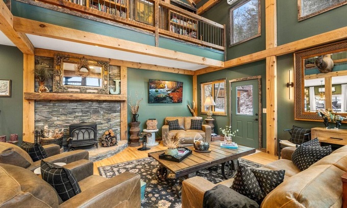 Townsend House | Luxury Townsend Lodge w/Mtn Views-Hot Tub-Fire Pit