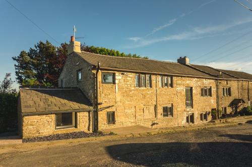 Oldham House | Luxury traditional stone farmhouse in Saddleworth