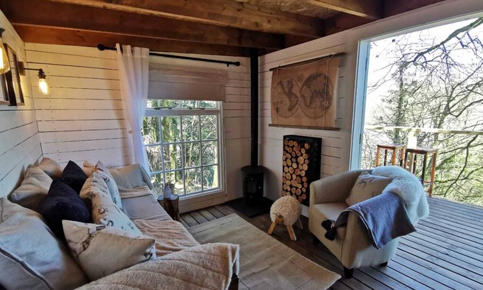 Pencader House | Luxury Treehouse Escape Carmarthenshire Countryside near Cardigan Coast