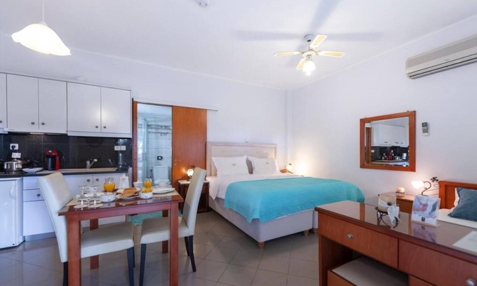 Agrilos Bed & Breakfast | Luxury Triple Apartment with Yard in front of the sea at Kalo Nero Kyparissia