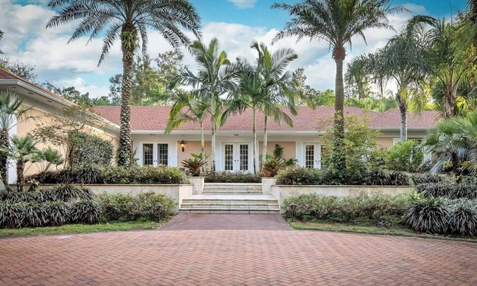 Lake Wales House | Luxury Tropical Florida Getaway - Close to Disney/Universal/Legoland