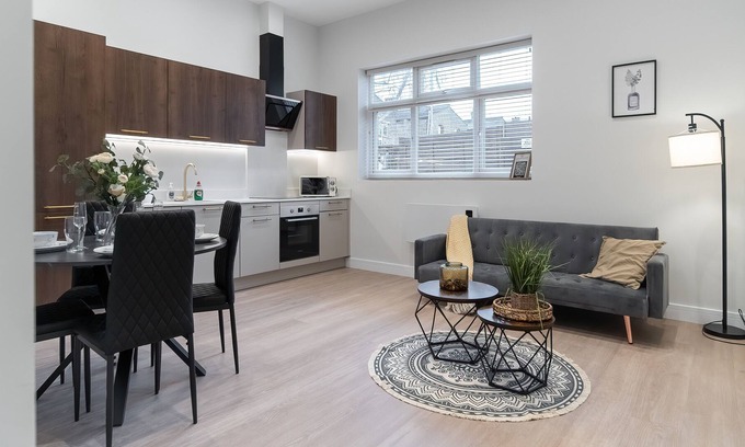 Westcliff-on-Sea Apartment | Luxury Two Bed Apartment in Southend-on-Sea 2