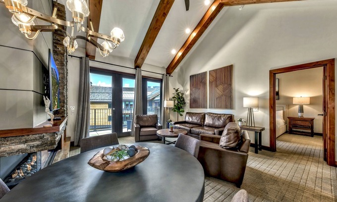 Lakeside Park Condo | Luxury Two Bedroom Residence steps from Heavenly Village Book 7 Nights for 10% Off by RedAwning
