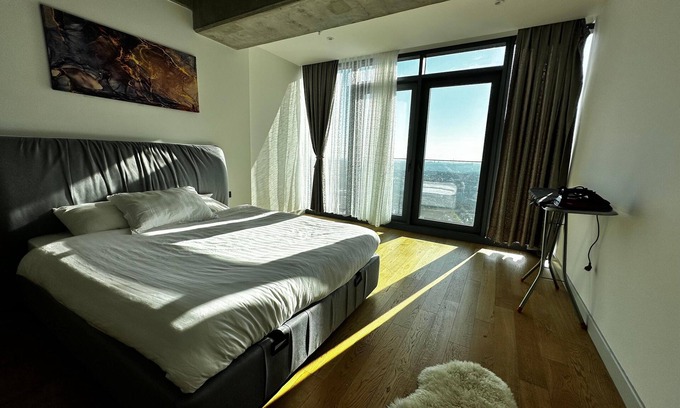 Zeytinburnu Condo | Luxury two bedroom apartment with three bathrooms high floor Istanbul Queen Towe