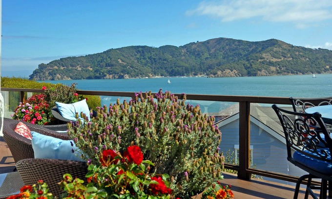 Belvedere Tiburon House | Luxury Two Bedroom on SF Bay - Fabulous Views and Pool