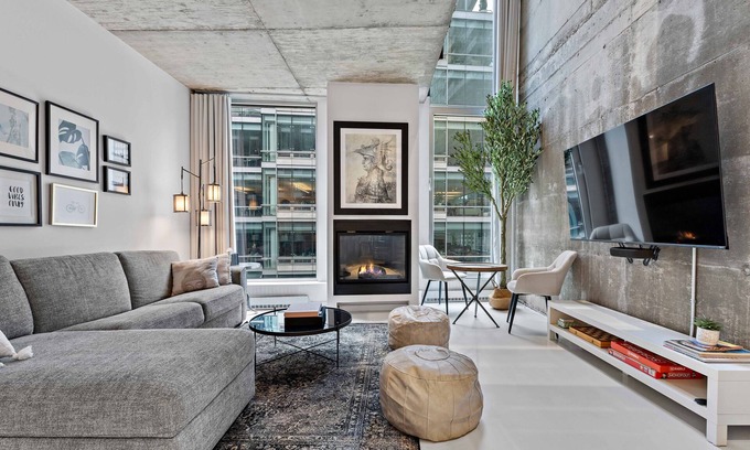 Downtown Montreal Condo | Luxury Two-level Loft, Gym, UG Parking, Perfect Location
