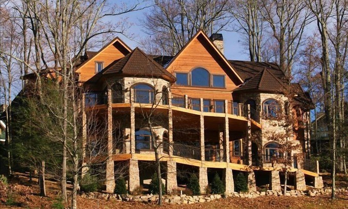 Mountain Air Villa | Luxury Upscale Retreat sleeps 4-16 Great for Entire Family (Special discount)