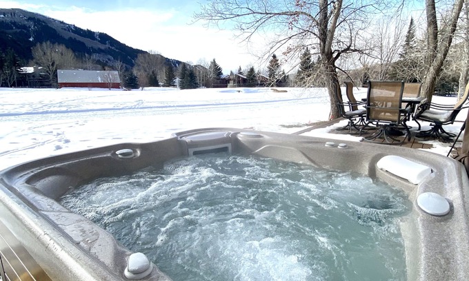 Eagle-Vail House | Luxury Vail Beaver Creek Home 4bd Private Hot Tub. Golf. Ski. View. AC