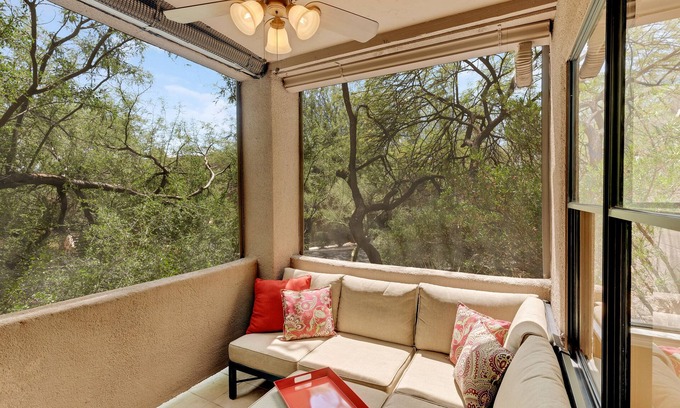 Tucson Condo | Luxury Ventana Canyon Retreat, Hiking, Pools, Tennis and More!