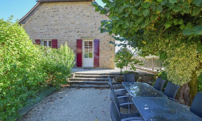 Saint-Medard-d'Excideuil Villa | Luxury villa with heated private pool and beautiful view