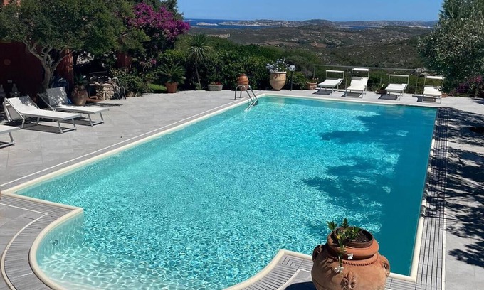 Ruoni Villa | Luxury Villa Francesca promoted by WeekHomes.com