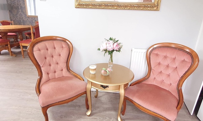 Bray on Thames House | Luxury Victorian home secluded in greenery
